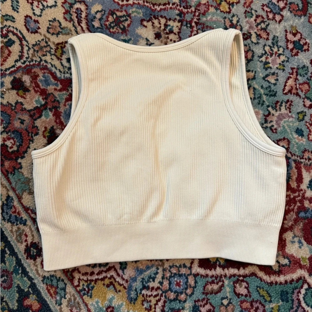 Cream Ribbed Cropped Sports Bra women’s Medium 4 6 8 10 Knotch Cut Work Out - Picture 2 of 5